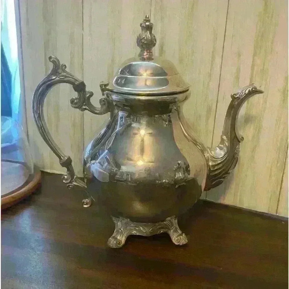 F B Rogers Silver Co 1883 Tea Set. Teapots - Picture 2 of 5